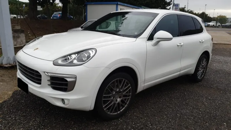 Porsche Cayenne 3.0 V6 Diesel Image 1