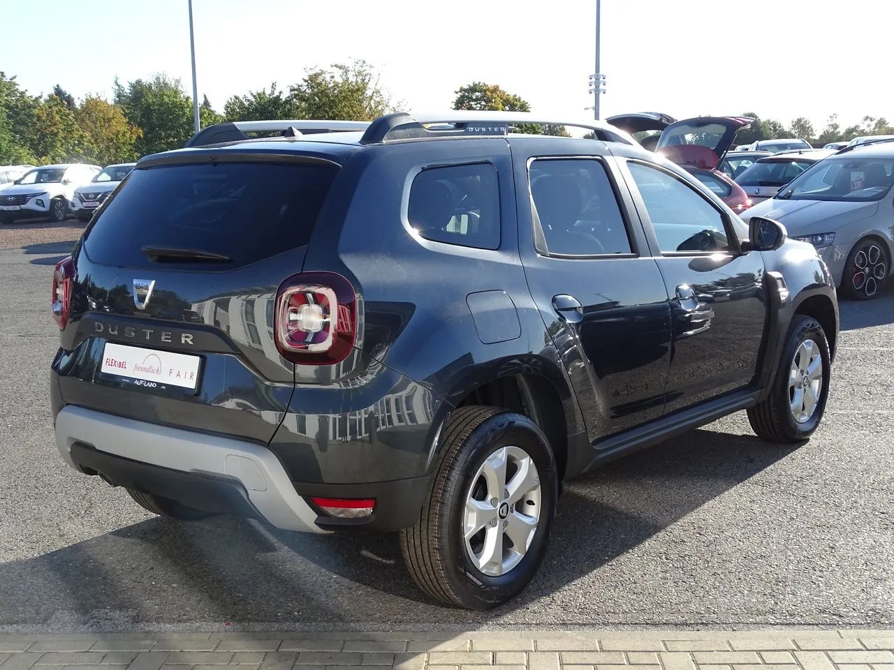 Nissan Juke 1.0 DIG-T AT Navi...  Image 4